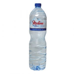 2 fardeaux d'eau minérale 