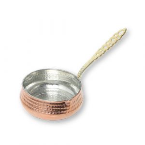 Casserole en cuivre martelé