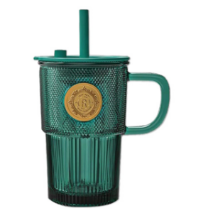 Tasse avec couvercle+paille 