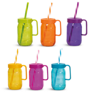 Tasse en verre coloré avec paille
